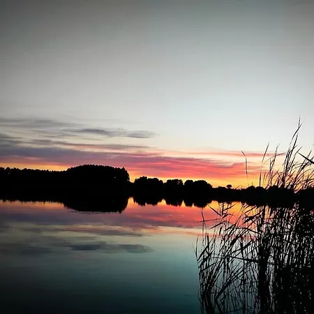 Nyaraló Przystan Nad Miazka Sapowice